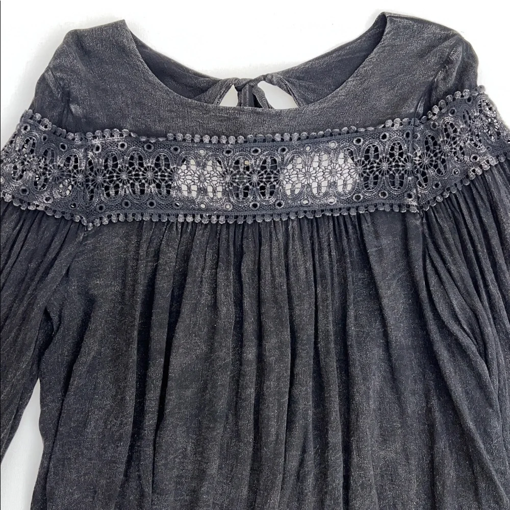 🕶️Altar’d State flowy top🕶️ - Picture 3 of 9
